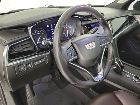 Used 2021 Cadillac XT6 Premium Luxury image 18