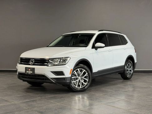 Used 2018 Volkswagen Tiguan SE AWD/4WD image 1