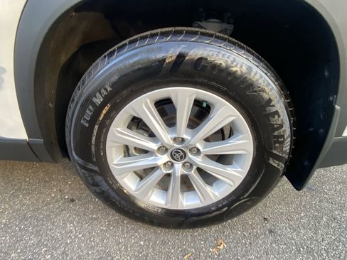 Used 2024 Toyota Grand Highlander XLE image 17