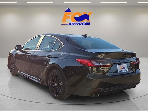 New 2026 Toyota Camry SE image 3