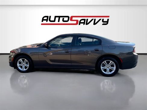 Used 2022 Dodge Charger SXT image 4