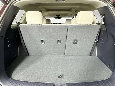 Used 2023 Hyundai Palisade Limited w/ Winter Package image 28