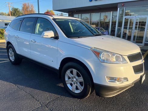 Used 2010 Chevrolet Traverse LT w/ Personal Connectivity Package image 4