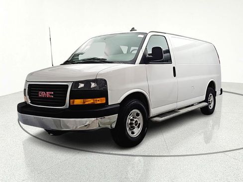 Used 2019 GMC Savana 2500 w/ Driver Convenience Package image 4