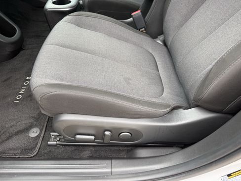 Used 2024 Hyundai Ioniq 5 SEL RWD image 27
