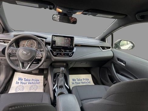 Used 2022 Toyota Corolla SE image 3