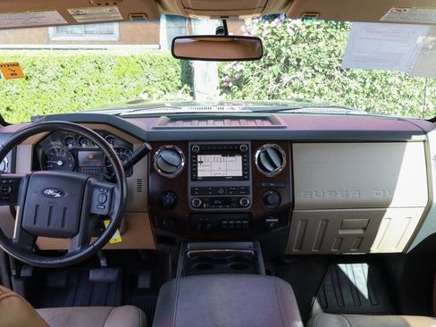 Used 2012 Ford F250 Lariat w/ Lariat Interior Pkg AWD/4WD image 29