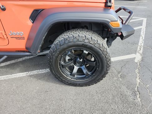 Used 2018 Jeep Wrangler Unlimited Sport AWD/4WD image 9