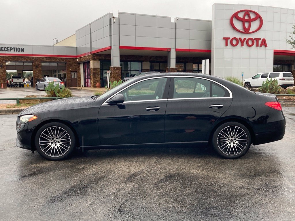 Used 2025 Mercedes-Benz C 300 4MATIC Sedan image 7