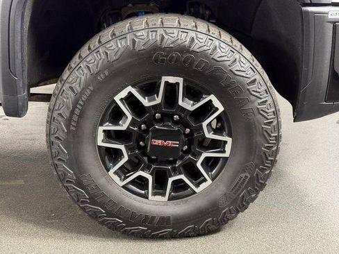 Used 2024 GMC Sierra 2500 AT4X image 13