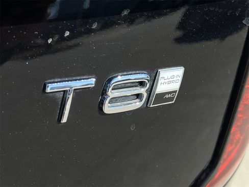 Used 2025 Volvo XC90 T8 Core image 6