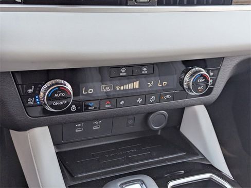 New 2025 Mitsubishi Outlander SEL image 16