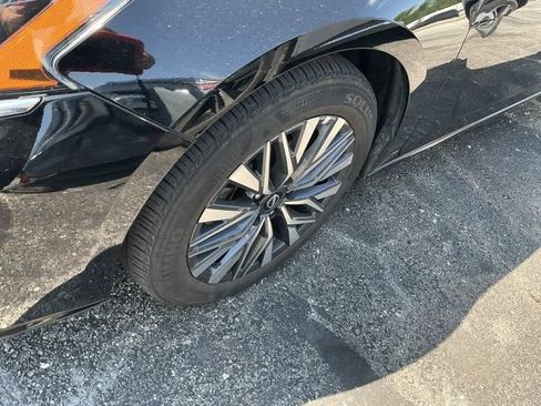 Used 2025 Nissan Altima 2.5 SV FWD image 16