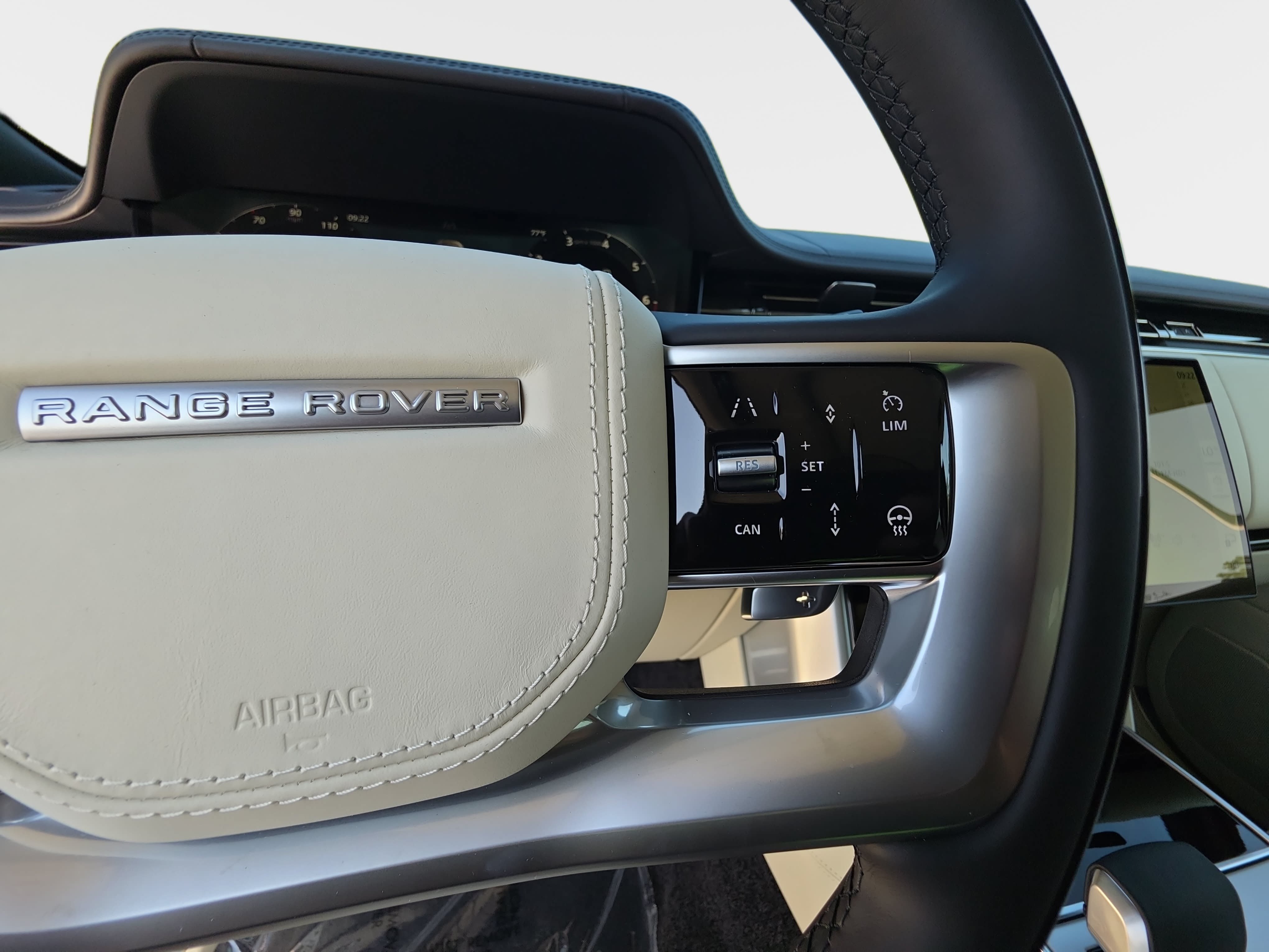 New 2026 Land Rover Range Rover SE AWD/4WD image 19