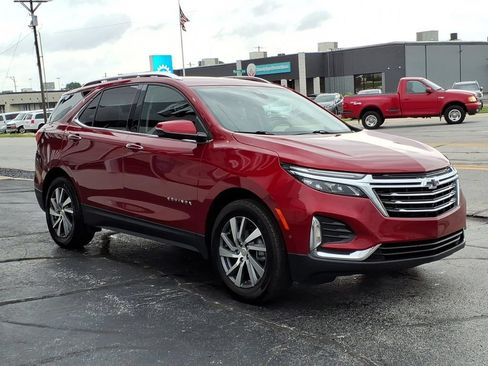Used 2024 Chevrolet Equinox Premier FWD image 3