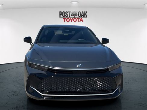 New 2026 Toyota Crown XLE image 2