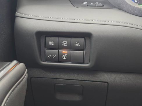 New 2026 Toyota Highlander Limited image 25