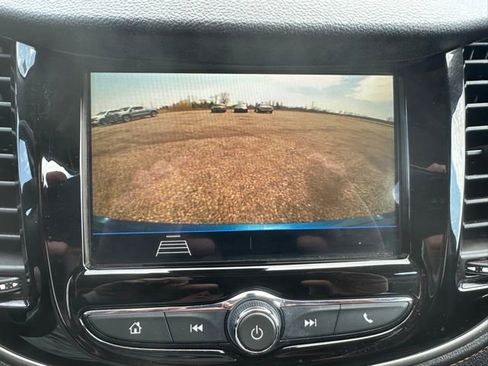 Used 2019 Chevrolet Trax LT w/ LT Convenience Package FWD image 26