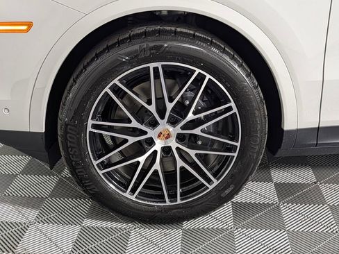 New 2026 Porsche Cayenne Coupe AWD/4WD image 11