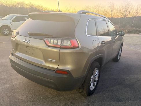 Used 2019 Jeep Cherokee Latitude w/ Cold Weather Group image 32