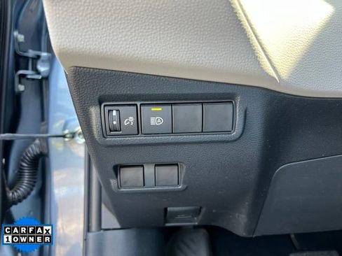 Used 2022 Toyota Corolla Cross L AWD/4WD image 18