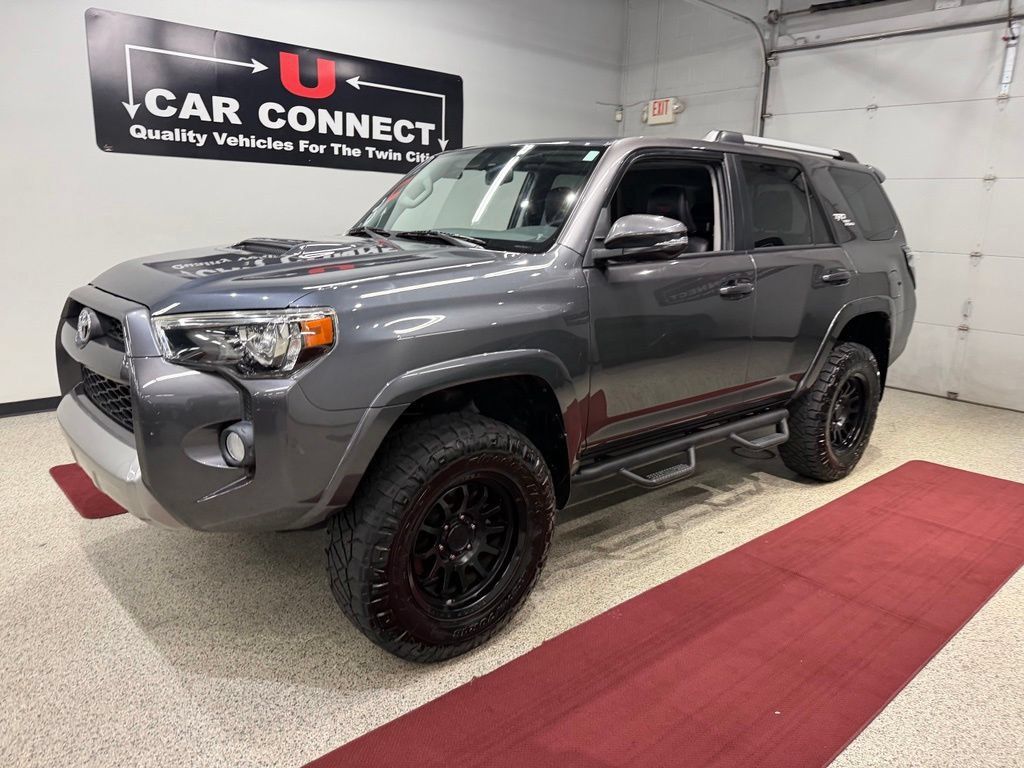 Used 2018 Toyota 4Runner TRD Off-Road Premium AWD/4WD image 2