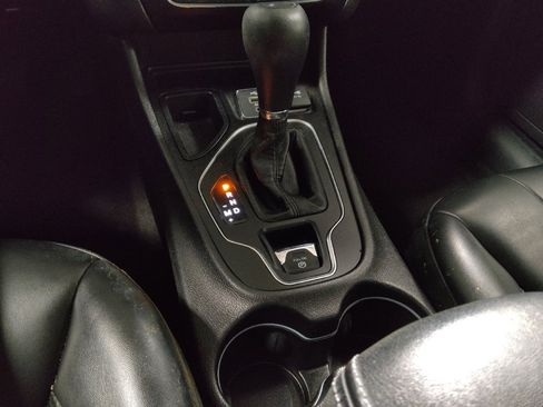 Used 2019 Jeep Cherokee Latitude Plus image 26