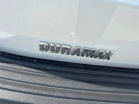 Used 2025 Chevrolet Suburban High Country AWD/4WD image 12