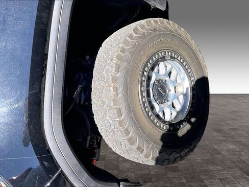 Used 2021 GMC Sierra 1500 AT4 AWD/4WD image 5