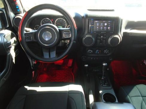 Used 2013 Jeep Wrangler Unlimited Sport AWD/4WD image 10