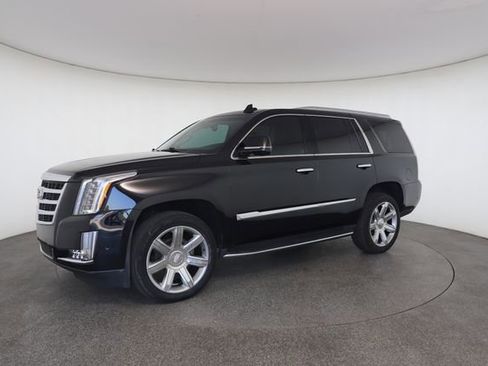Used 2019 Cadillac Escalade Luxury AWD/4WD image 4