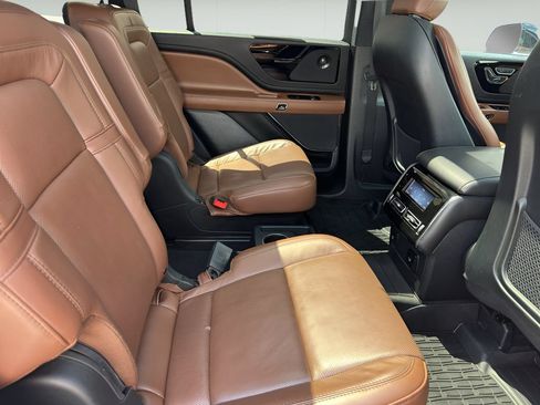 Used 2023 Lincoln Aviator Reserve w/ Elements Package Plus AWD/4WD image 10