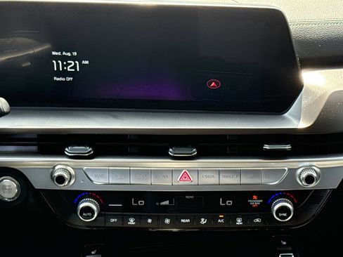 Used 2025 Kia Telluride S AWD/4WD image 12