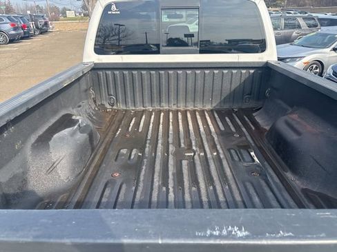 Used 2014 Ford F250 Lariat w/ Chrome Package image 5
