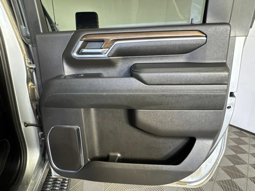 Certified 2024 Chevrolet Silverado 2500 LT AWD/4WD image 45