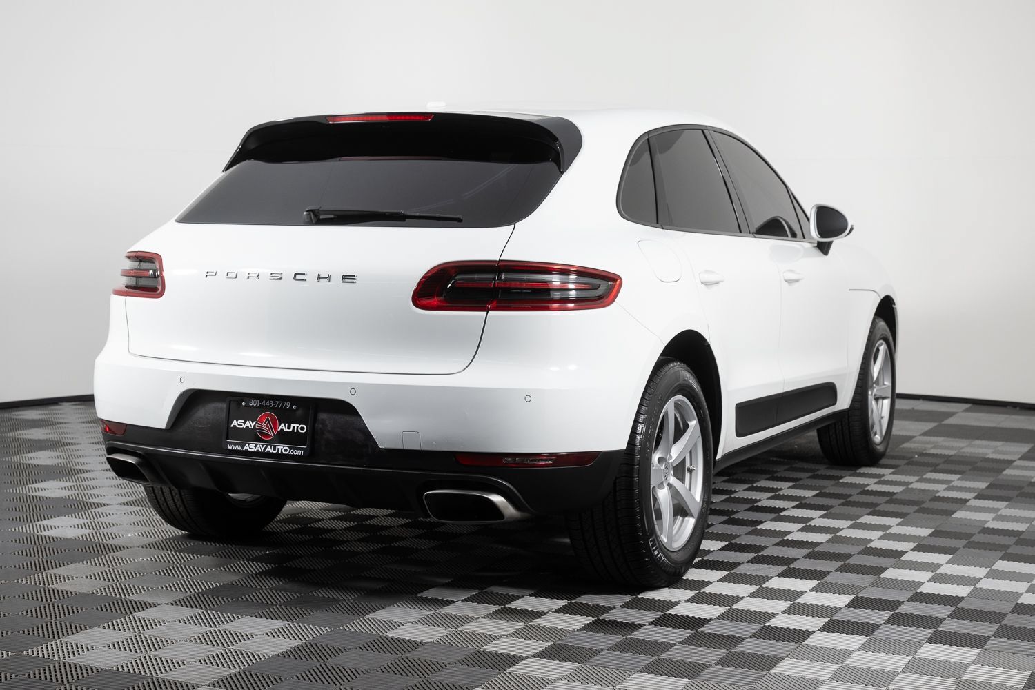 Used 2018 Porsche Macan AWD/4WD image 7