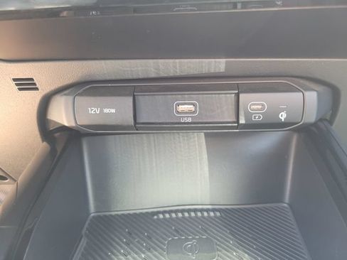 Used 2023 Kia Niro EX FWD image 24