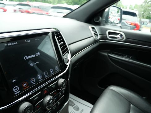 Used 2020 Jeep Grand Cherokee Limited w/ Premium Lighting Group AWD/4WD image 13