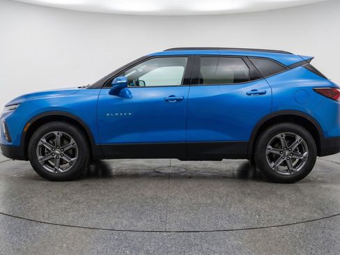Used 2025 Chevrolet Blazer LT FWD image 5