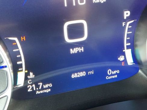 Used 2024 Chrysler Pacifica Touring-L FWD image 13