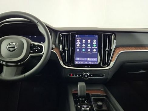 Certified 2026 Volvo V60 B5 Cross Country Plus w/ Climate Package AWD/4WD image 25