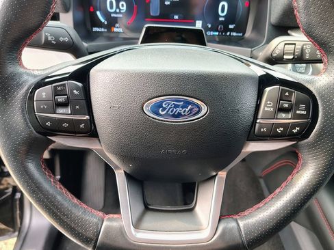 Used 2025 Ford Explorer ST-Line w/ ST-Line Street Pack AWD/4WD image 27