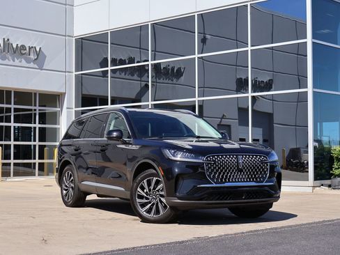 Used 2025 Lincoln Aviator AWD image 1