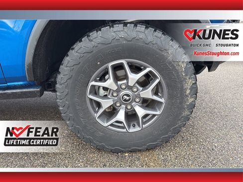 Used 2023 Ford Bronco Badlands image 15