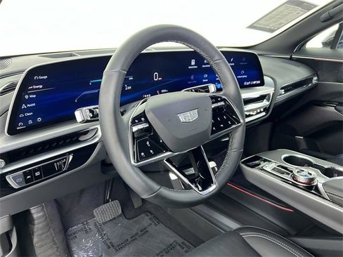 Used 2025 Cadillac Lyriq Luxury image 36