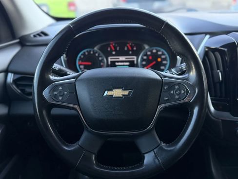 Used 2019 Chevrolet Traverse LT w/ LT Premium Package AWD/4WD image 2