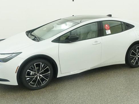 New 2027 Toyota Prius Limited FWD image 5