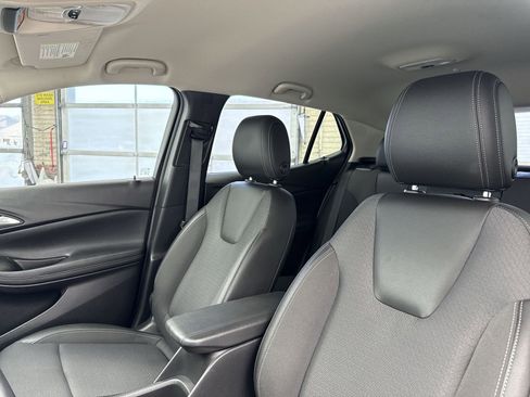 Used 2022 Buick Encore GX Select image 10