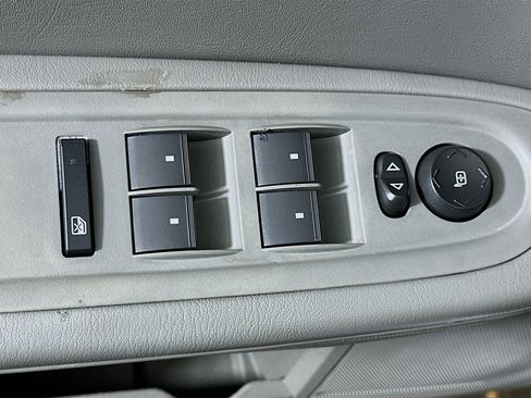 Used 2017 Chevrolet Traverse LT w/ Style and Technology Package image 15