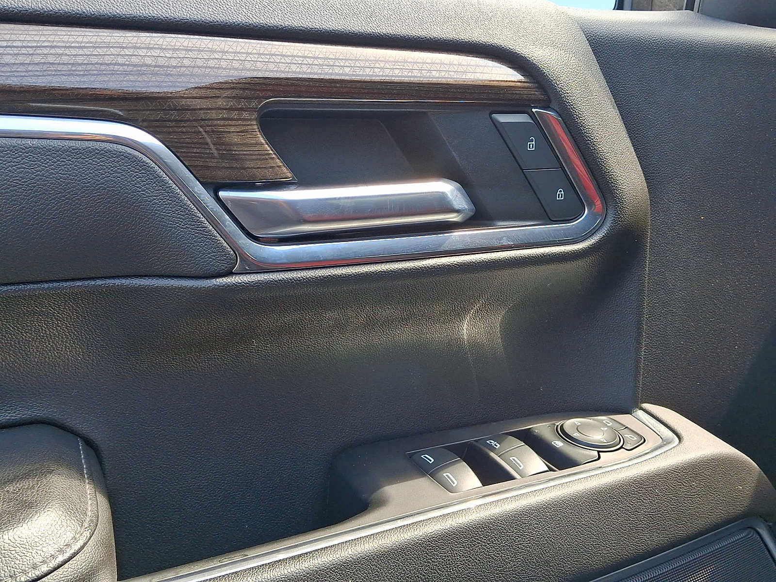 Used 2022 Chevrolet Silverado 1500 LT Trail Boss AWD/4WD image 13